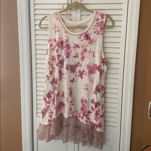 LOGO white/pink tank w floral design & lace trim